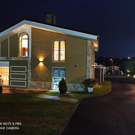 Apartamentos Puerta De Gijón Kültér fotó