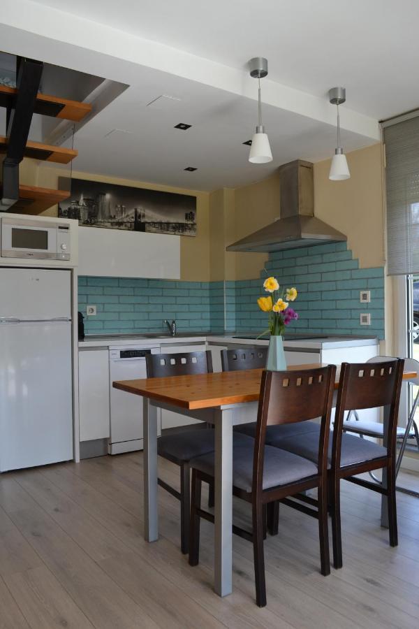 Apartamentos Puerta De Gijón Kültér fotó