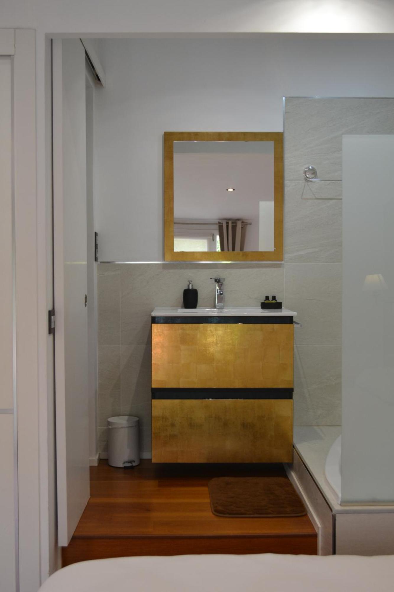 Apartamentos Puerta De Gijón Kültér fotó