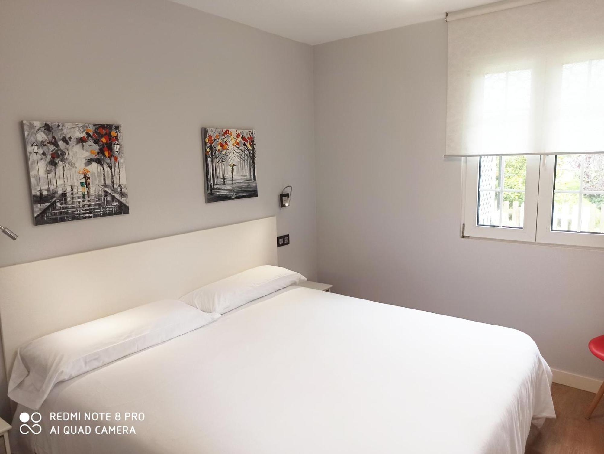 Apartamentos Puerta De Gijón Kültér fotó