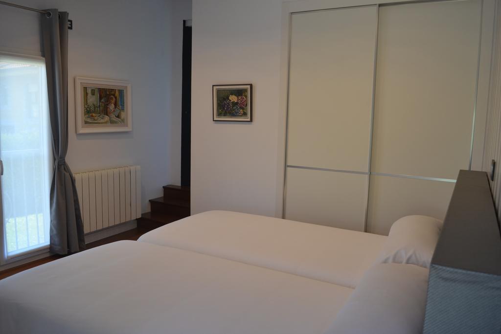 Apartamentos Puerta De Gijón Kültér fotó